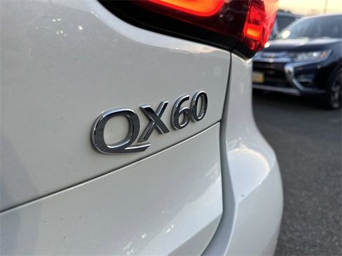 Used 2019 INFINITI QX60 Luxe w/ Essential Package image 46