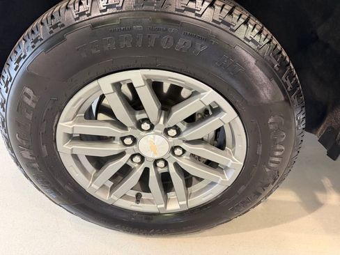 Used 2025 Chevrolet Colorado LT w/ LT Convenience Package image 31