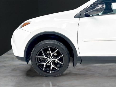 Used 2018 Toyota RAV4 SE w/ Power Extra Value Package image 12