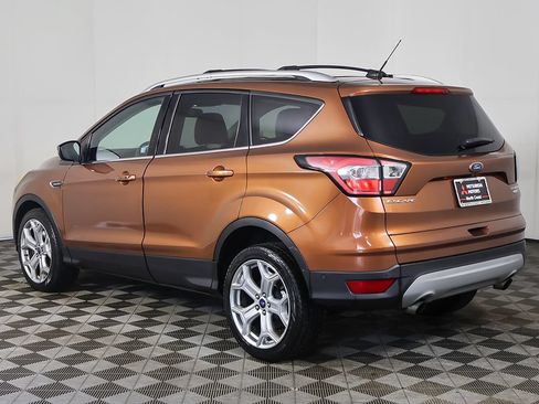 Used 2017 Ford Escape Titanium w/ Equipment Group 301A AWD/4WD image 10