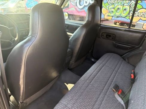 Used 2001 Jeep Cherokee Sport AWD/4WD image 16