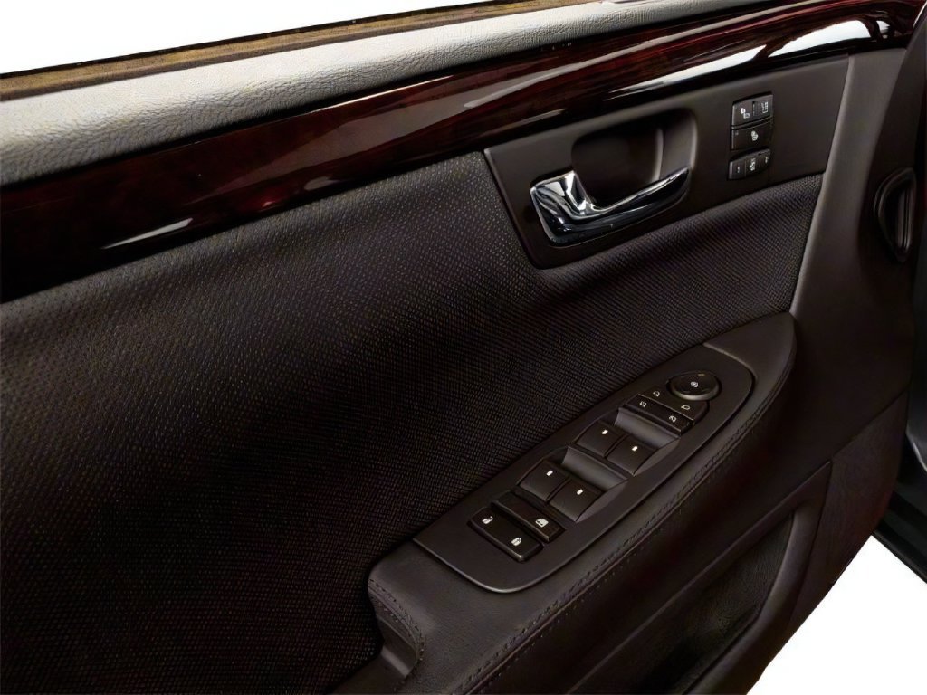 Used 2010 Cadillac DTS Luxury FWD image 8