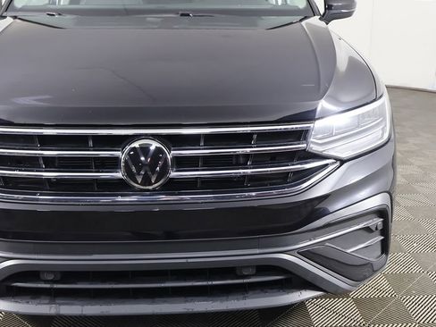 Used 2022 Volkswagen Tiguan SE FWD image 14