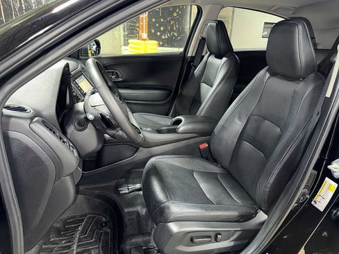 Used 2020 Honda HR-V Touring image 15