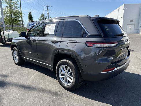 Certified 2025 Jeep Grand Cherokee Laredo X image 8