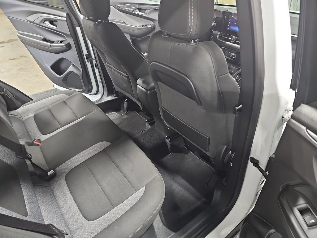 Used 2025 Chevrolet TrailBlazer LT AWD/4WD image 11