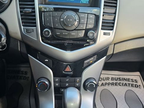 Used 2015 Chevrolet Cruze LS image 15