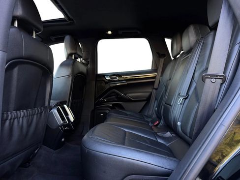 Used 2011 Porsche Cayenne AWD/4WD image 16
