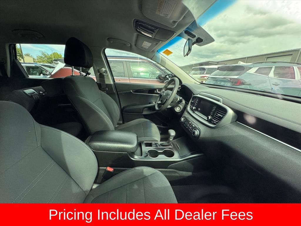 Used 2019 Kia Sorento FWD image 3