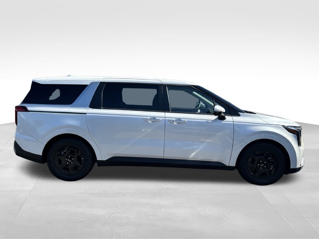 Certified 2026 Kia Carnival LX FWD image 7