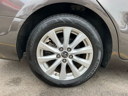 Used 2019 Toyota Camry XLE image 11