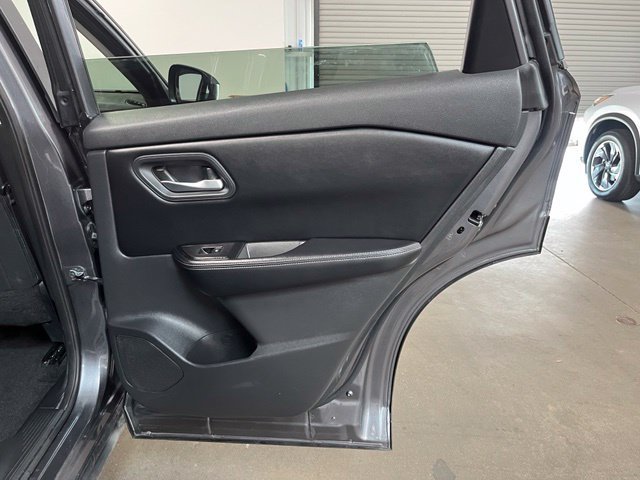 Used 2025 Nissan Rogue SV AWD/4WD image 16