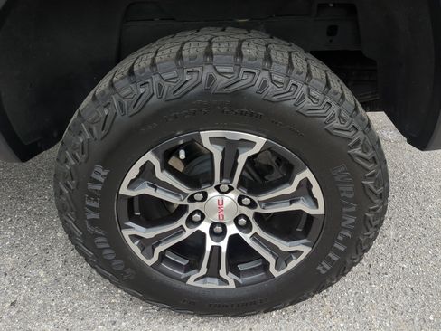 Used 2023 GMC Canyon AT4 w/ AT4 Premium Package image 31