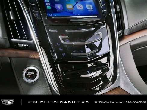 Used 2018 Cadillac Escalade Luxury AWD/4WD image 17