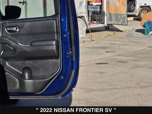 Used 2022 Nissan Frontier SV w/ Graphics Package image 27