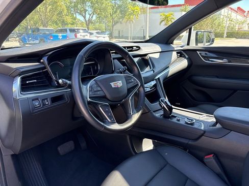 Used 2022 Cadillac XT5 Premium Luxury FWD image 14