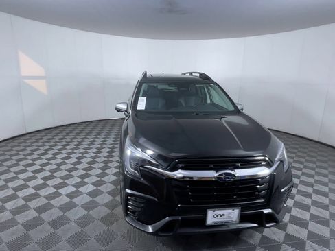 Used 2023 Subaru Ascent Limited w/ Technology Package image 2