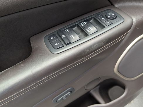 Used 2014 Jeep Grand Cherokee Summit AWD/4WD image 15
