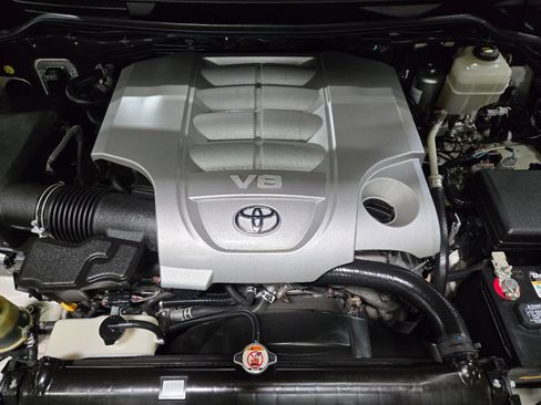Used 2019 Toyota Land Cruiser AWD/4WD image 58