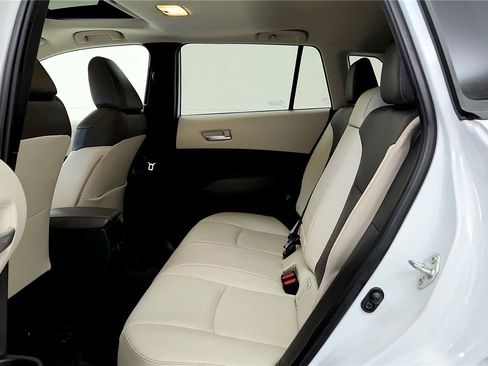 Certified 2022 Toyota Corolla Cross XLE image 23