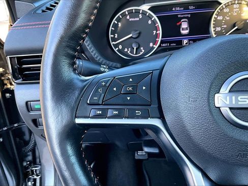 Used 2025 Nissan Sentra SR w/ SR Premium Package image 28