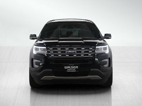 Used 2017 Ford Explorer Limited w/ Equipment Group 301A image 8