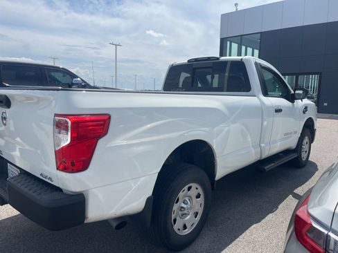 Used 2017 Nissan Titan S AWD/4WD image 3