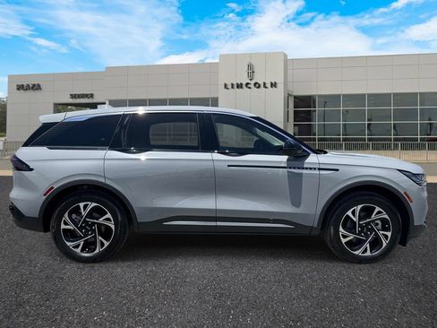 New 2026 Lincoln Nautilus Premier AWD/4WD image 3