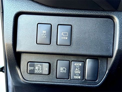 Used 2023 Toyota Tacoma TRD Off-Road image 17