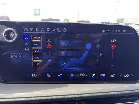 Used 2024 Chevrolet Traverse LT w/ Midnight/Sport Edition FWD image 27