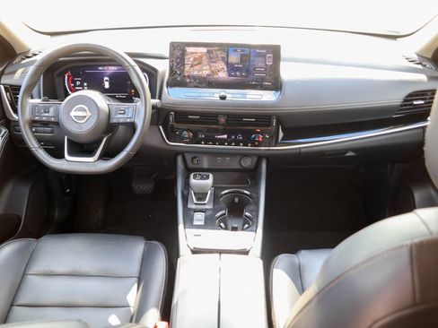 Used 2024 Nissan Rogue SL FWD image 6