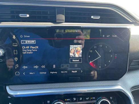 Used 2024 GMC Sierra 2500 Denali w/ Denali Reserve Package AWD/4WD image 27