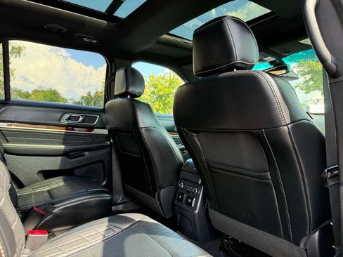 Used 2016 Ford Explorer Platinum AWD/4WD image 33