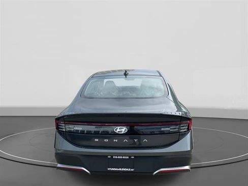 New 2026 Hyundai Sonata SE FWD image 5