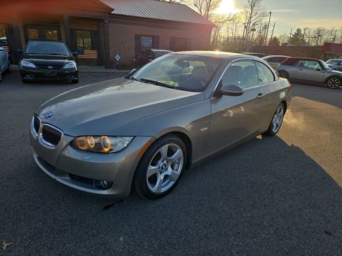 Used 2008 BMW 328i Convertible image 2