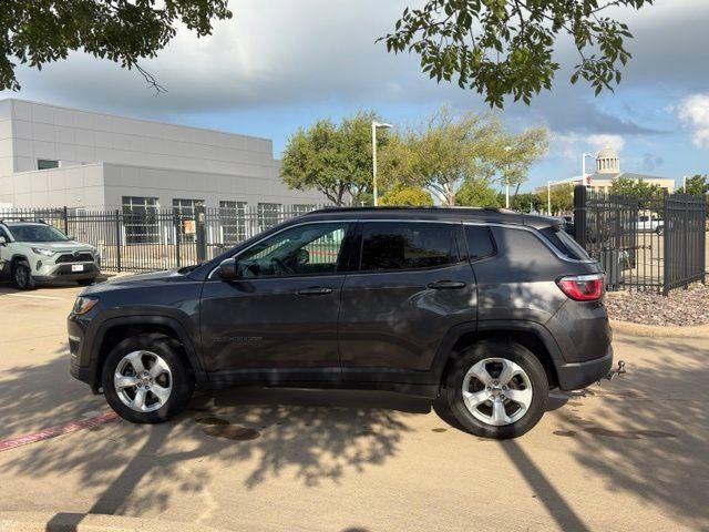 Used 2019 Jeep Compass Latitude w/ Popular Equipment Group AWD/4WD image 8