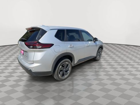 Used 2024 Nissan Rogue SV AWD/4WD image 8