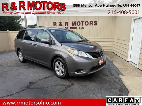 Used 2011 Toyota Sienna LE w/ Towing Pkg FWD image 1