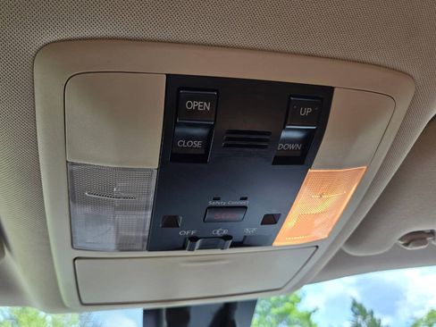 Used 2015 Lexus CT 200h w/ Navigation Package FWD image 26