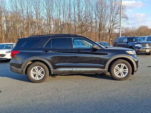 Certified 2022 Ford Explorer XLT w/ Class IV Trailer Tow Package image 7