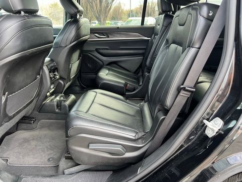 Used 2024 Jeep Grand Cherokee L Limited w/ Luxury Tech Group II image 22