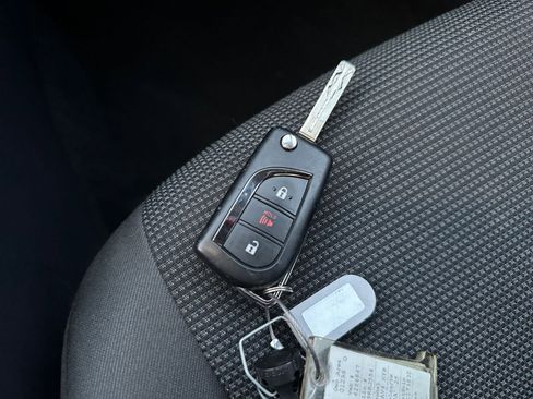 Used 2025 Toyota RAV4 LE image 22