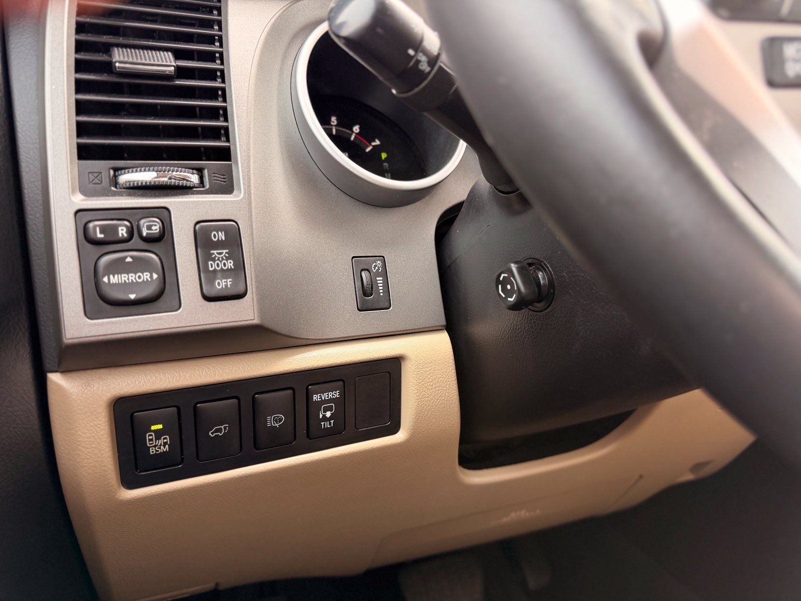 Used 2015 Toyota Sequoia Platinum RWD image 47