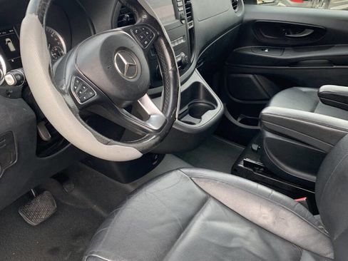 Used 2017 Mercedes-Benz Metris Passenger image 11