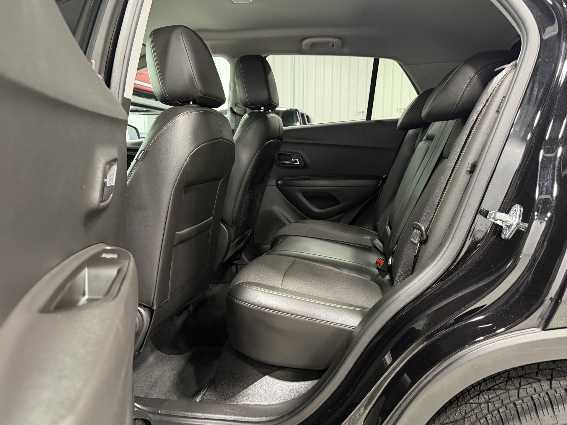 Certified 2020 Chevrolet Trax LT w/ LT Convenience Package AWD/4WD image 9