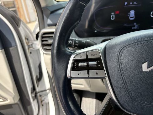 Used 2023 Kia Telluride EX w/ EX Captain's Chair Package AWD/4WD image 16