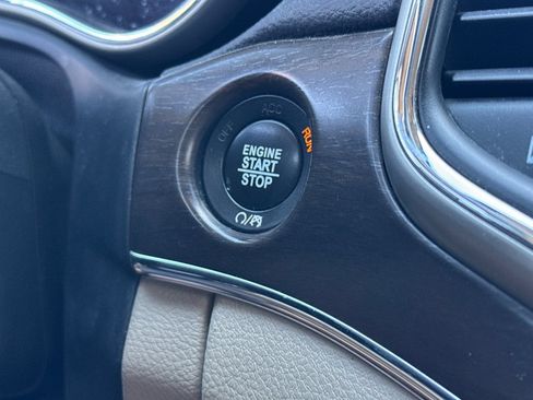 Used 2017 Jeep Grand Cherokee Limited RWD image 32