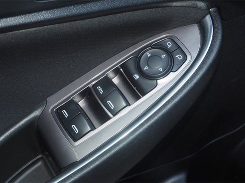 Used 2021 Chevrolet Malibu LT image 9