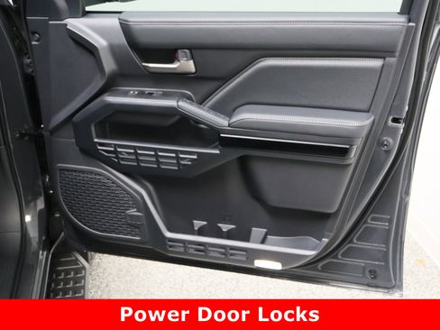 Used 2025 Toyota 4Runner Limited image 38