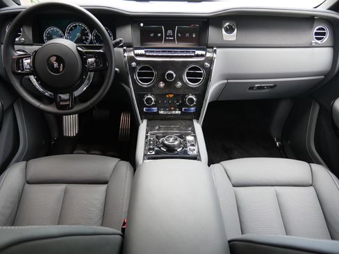 Used 2024 Rolls-Royce Cullinan w/ Cullinan Package AWD/4WD image 4
